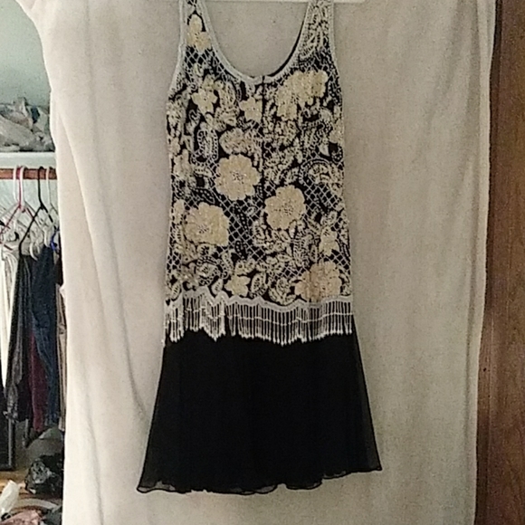 Too small - Picture 2 of 2